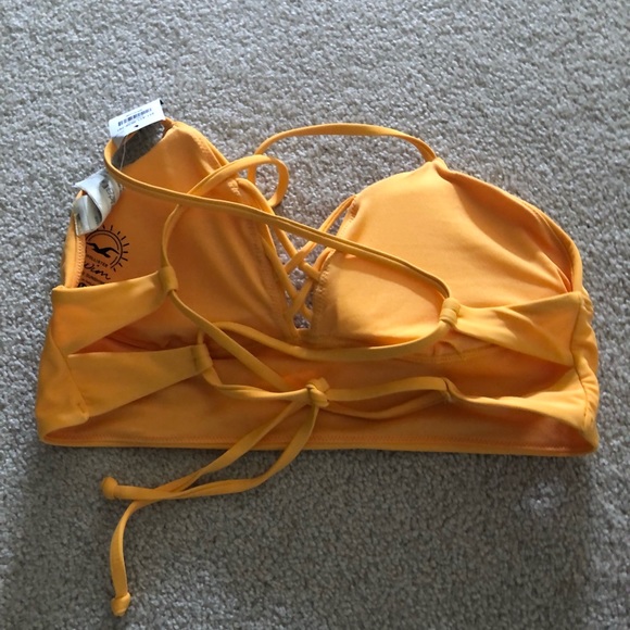 Hollister bathing suit top - Picture 2 of 3